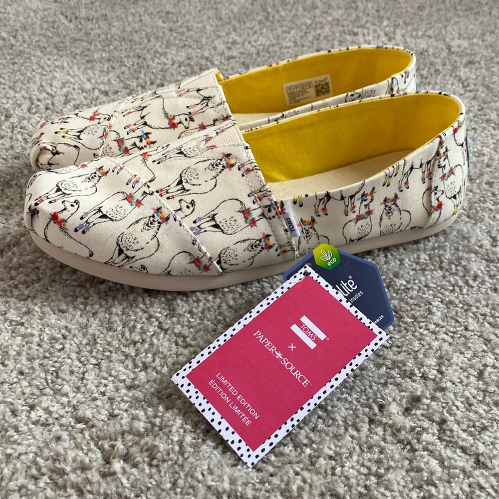 Ivory Flora Llama Toms